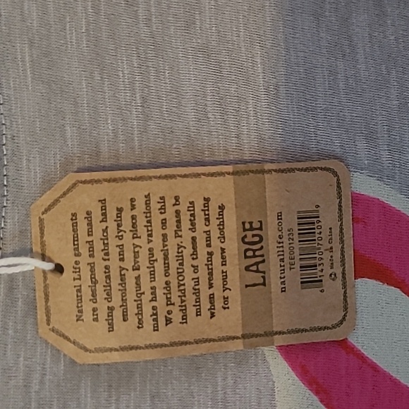 NWT Natural Life Love Tee - Picture 3 of 5